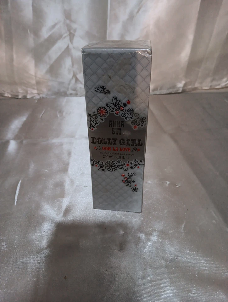 Loción corporal ANNA SUI "DOLLY GIRL" OOH LA LOVE 6,8 FL. OZ. Caja sellada Foto 2 de 4