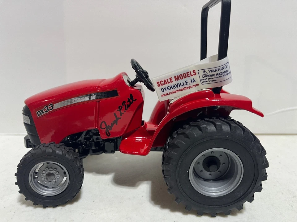 Case/IH DX33 Tractor 1 of 100 Special Intro Edition Signed 1/16 by Scale Models - Image 2 of 4