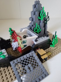 LEGO CITY: Deep Sea Exploration Vessel (60095) 100% Complete. W/ Minifigs 