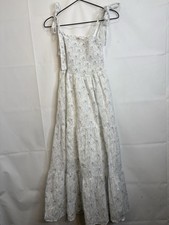 Olivaceous Size Medium White Floral Tie Strap Pockets Sun Dress