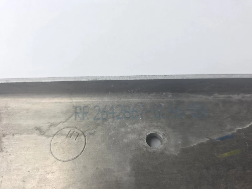 КРОНШТЕЙН ДЛЯ ФАРЫ ПРАВОСТОРОННЕГО ПАССАЖИРА ROLLS ROYCE CULLINAN  - Изображение 2 из 4