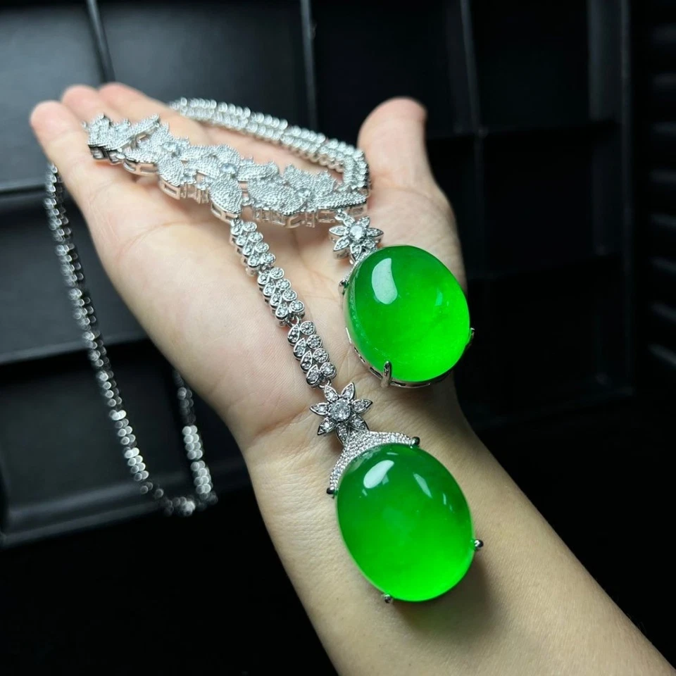 Colgante Ovalado Imperial Jade Verde - Collar de Noche Cadena Diamante Platino Foto 4 de 4