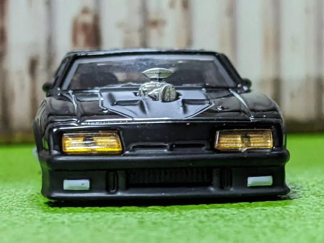 Movie Car MAD MAX FORD FALCON XB The Last V8 Interceptor 1:64 Low Down Custom