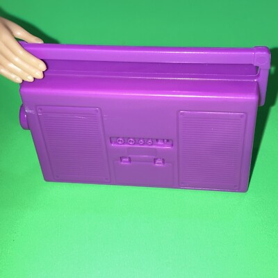 Boombox rétro, magnétophone dans le style des années 80 et 90. Lecteur