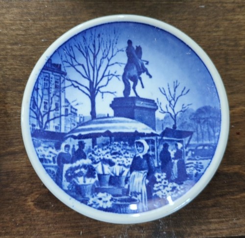 6 VINTAGE ROYAL COPENHAGEN DENMARK BLUE & WHITE MINI PLATES 3.25" Diameter - Picture 7 of 10