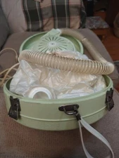 VINTAGE GENERAL ELECTRIC PORTABLE DELUXE HAIR DRYER  IN hard CASE Tested