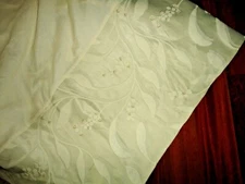 CROSCILL WILLOWBROOK GREEN CREAM DAMASK BERRIES (1) QUEEN BEDSKIRT 13"  SPLIT  