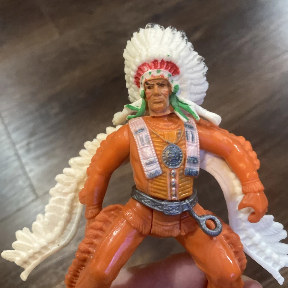Boneco Indio Apache Figure With Full Head Gear 4 Inch - Image 3 of 4