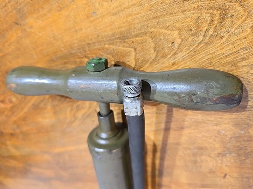 WW2 Jeep Willys Tire Pump US ORD Walker MFG. CO. 805602 works - Foto 9 di 9