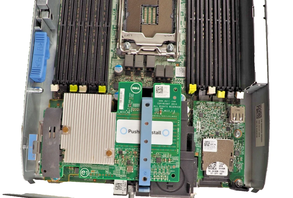 Dell PowerEdge FX2 FX2s Server Chassis with 4* FC630 Blades NO CPU NO RAM NO HDD - Image 4 of 4