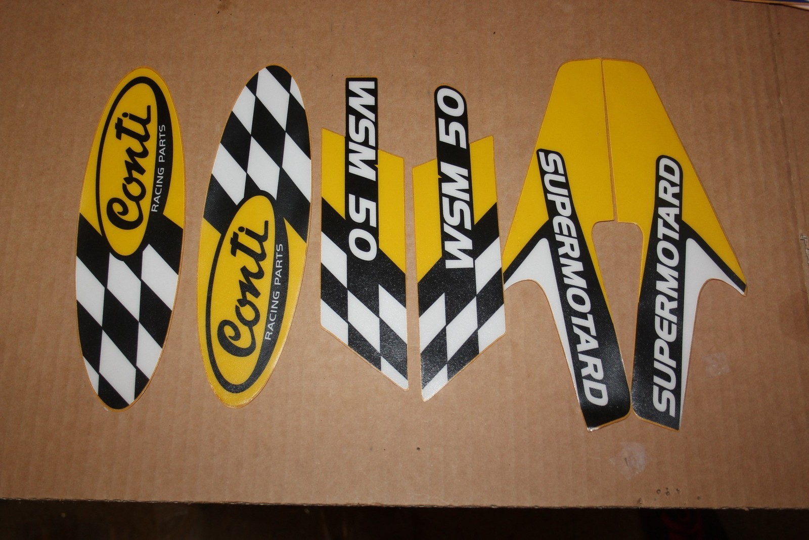 Kit autocollant CH Racing WSM 50 pour remplacer le graphisme usé Conti jaune