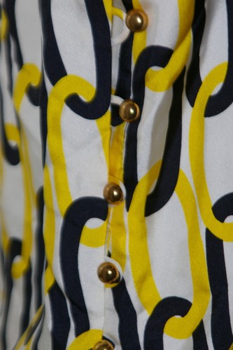 Nueva con etiquetas Cami Estampado Eslabón de Cadena Milly en Amarillo y Negro con 8 Botones Laterales Dorados Talla 2 - Imagen 5 de 7
