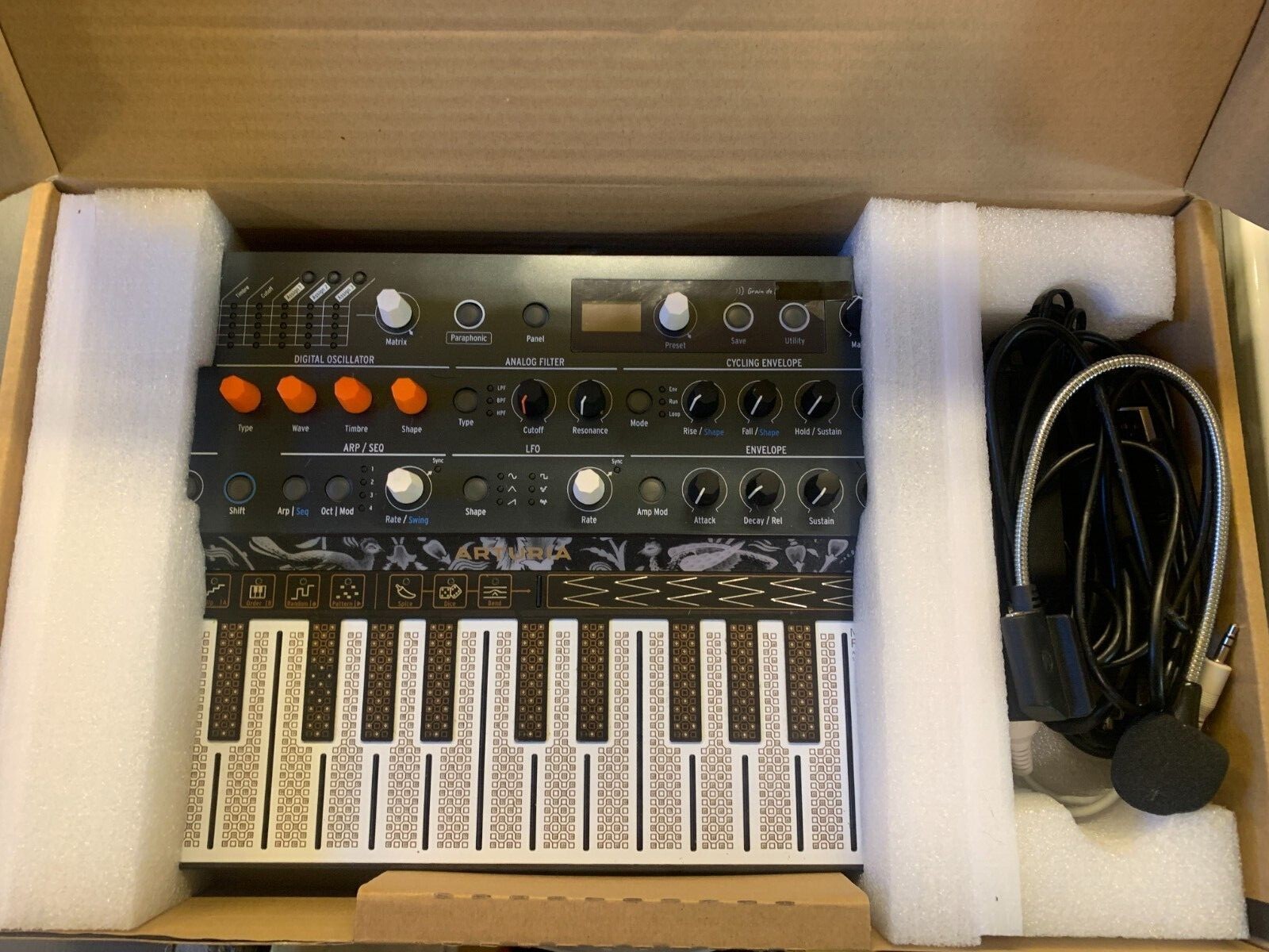 Arturia MicroFreak Hybrid Keyboard Synthesizer Used W/ Package/cables/Mic/MIDI 3760033531397 eBay