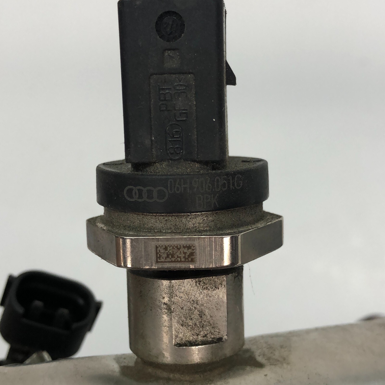 LAMBORGHINI HURACAN DRIVER LEFT LH FUEL RAIL INJECTOR OEM 07L133681T