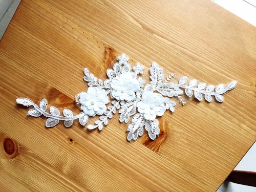 2pcs Embroidery Lace Appliqué Pearl Trims Sew On - Picture 2 of 10