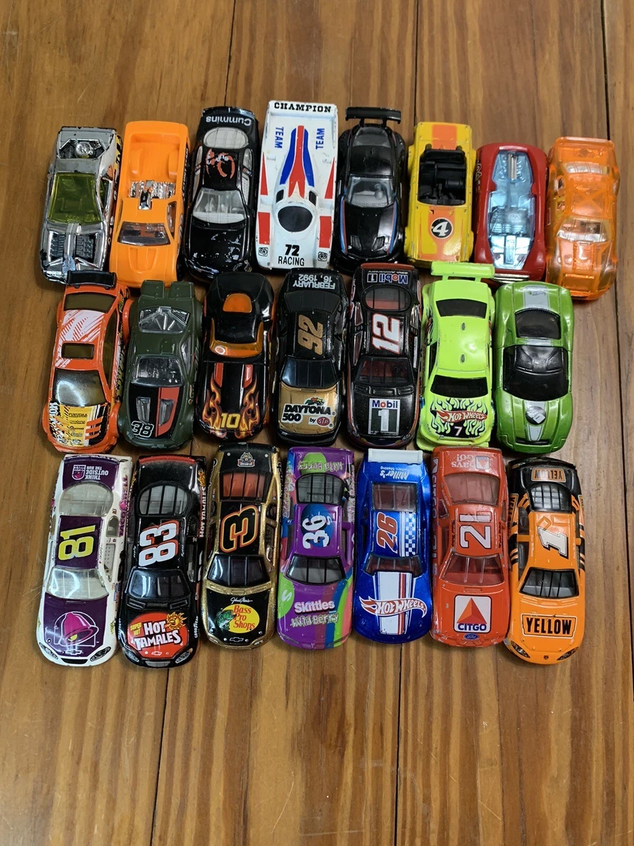 Lot 22 Vintage 1990s Y2K NASCAR Hot Wheels Collab Bundle Racing