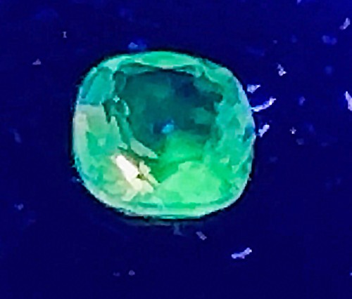 0,75 KT NATÜRLICHES MEXIKANISCHES UNTER UV-LICHT HYALIT OPALKISSEN - Bild 5 von 11