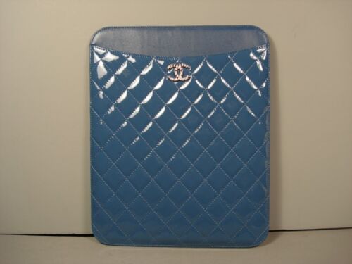 Chanel Blue Quilted Leather iPad tablet holder cover case w/box new authentic - Afbeelding 1 van 9