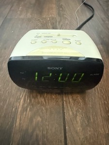 Sony ICF-C111 Dream Machine AM/FM Clock Radio White Vintage Alarm Snooze Tested