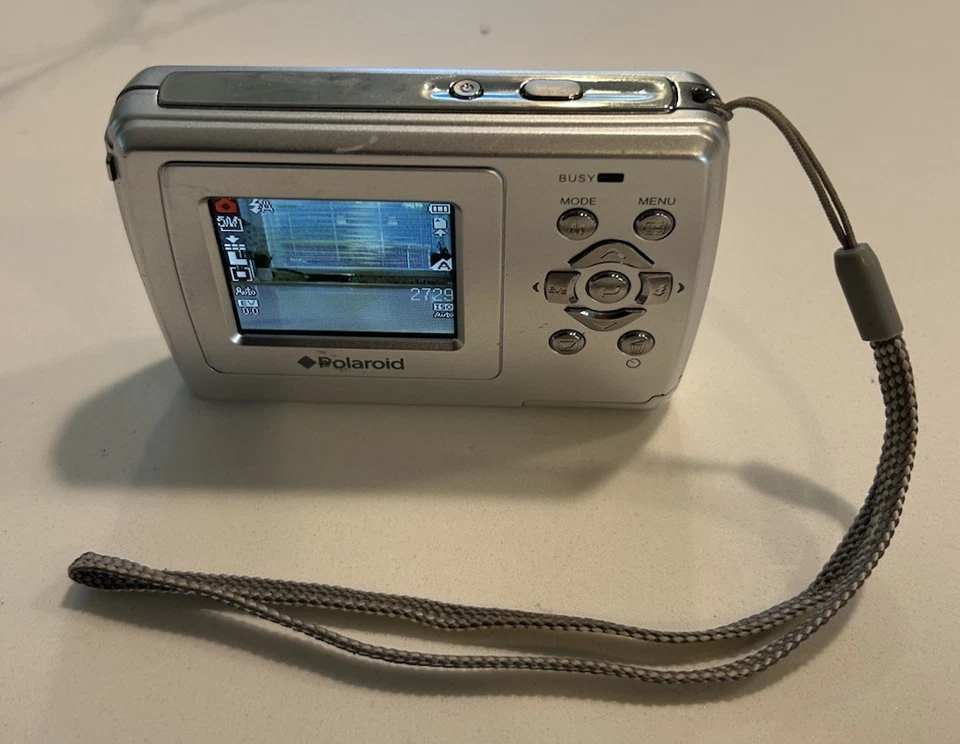 Polaroid A500 5.0 MP Digital Camera/Silver + Case/Strap/4GB SD Card - Tested - Image 3 of 4