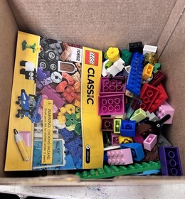 LEGO CLASSIC: Creative Bricks (10692) New In Box!