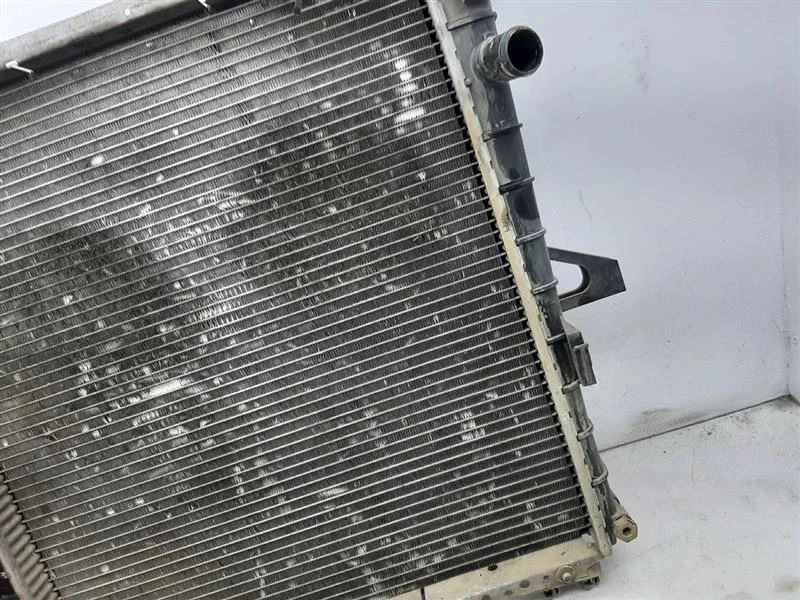 Radiador ID XL2H-8005-DA 01-03 MAZDA B-4000 XL2Z8005DA Foto 2 de 4