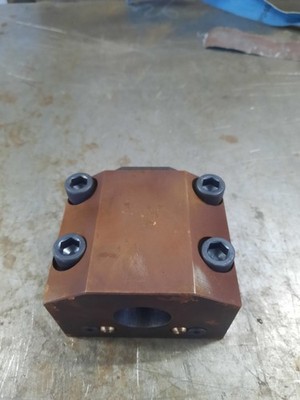 Tool Block Okuma  LB15 /  innendrehaufnahme Werkzeugstation