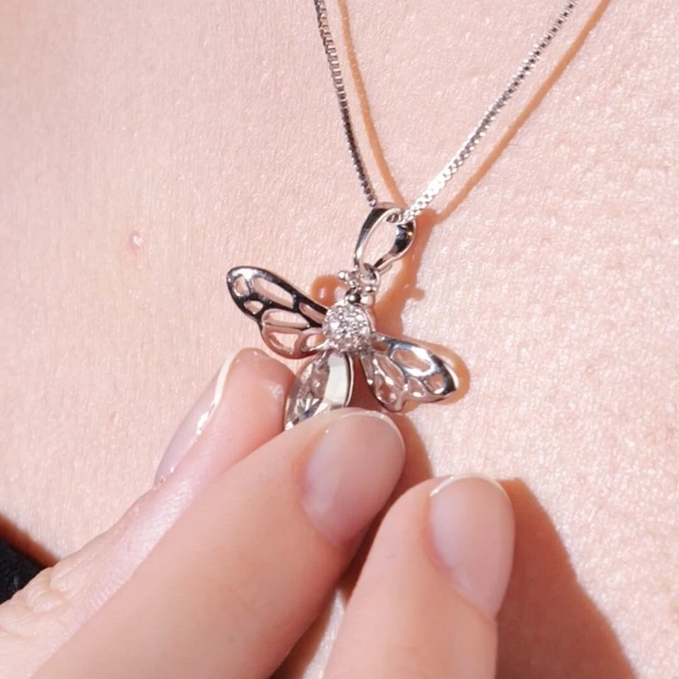 18k white gold gp made with SWAROVSKI crystal filigree bee pendant box necklace Foto 2 de 4