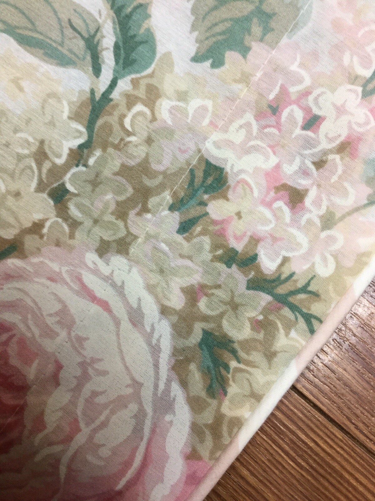 J C PENNEY SHAMS SET OF 2 FLORAL STANDARD SIZE ROSES PINK GREEN TAN