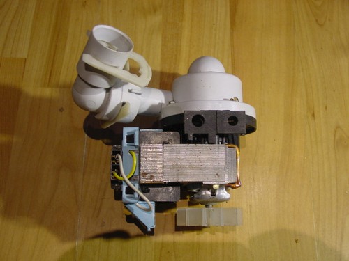 Ablaufpumpe Geschirrspüler Bauknecht Juno Whirlpool Type 45290 90 Watt