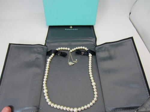 Tiffany & Co. Ziegfeld Cultured Pearl Necklace 7.75 to 6 mm. 20 to 16.5 in. - Picture 5 of 15