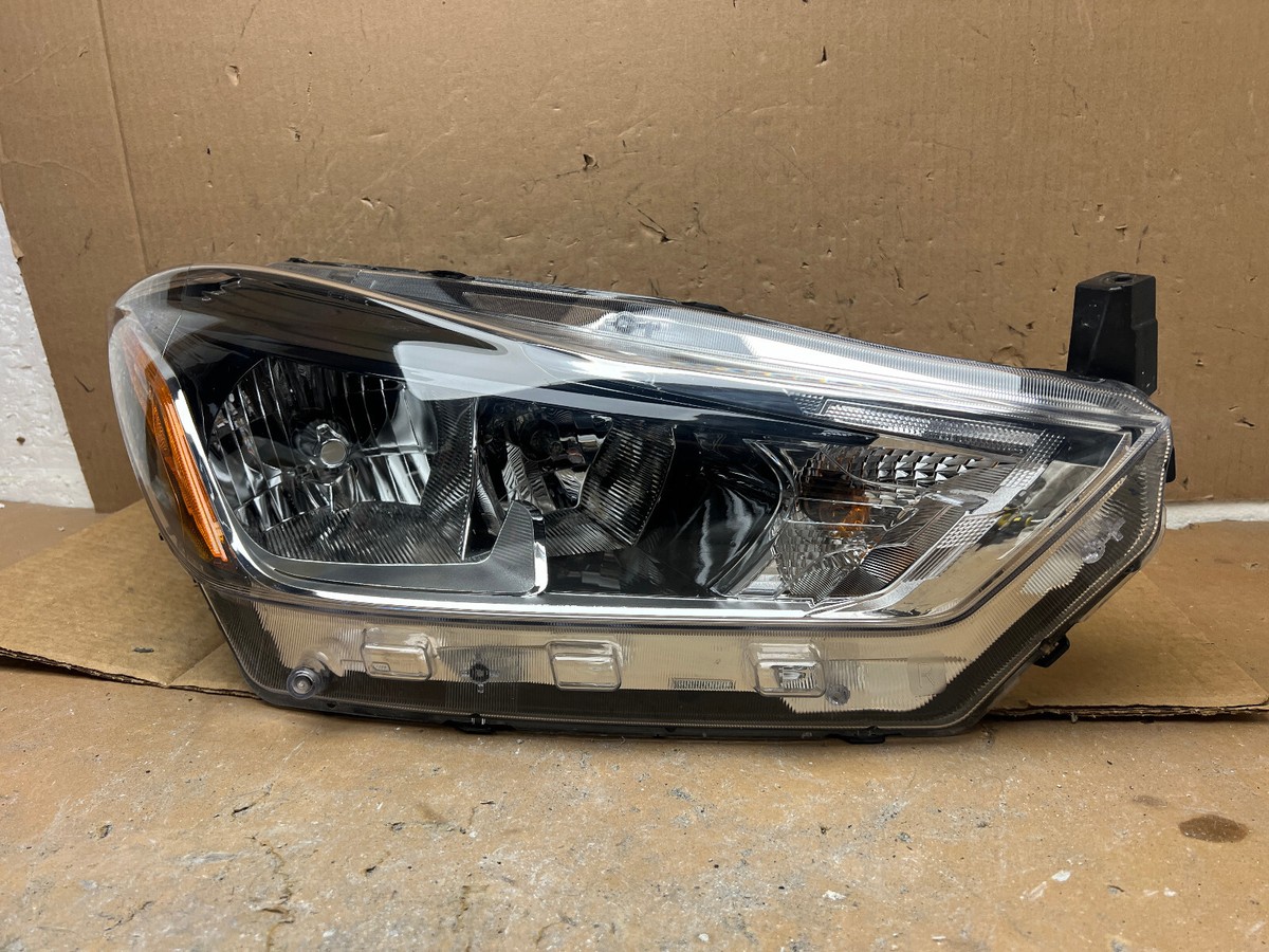 2018-2020 Nissan Kicks Right Passenger Halogen Headlight OEM 26010