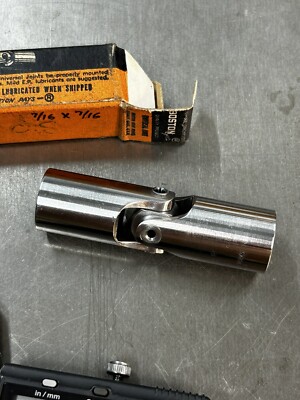 J75B BOSTON GEAR STEEL UNIVERSAL JOINT -BOTH ENDS HAVE A 7/16'' BORE - NEW IN BOX