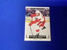 💥 2015-16 Upper Deck Portfolio Rookie Color Art Dylan Larkin #328 RC Red Wings