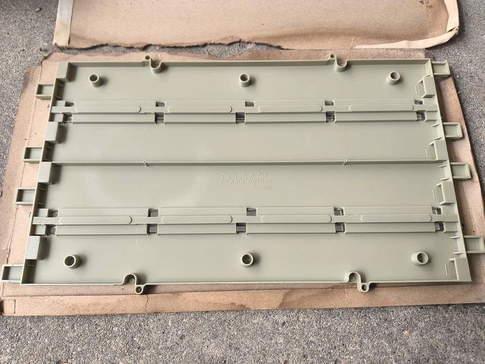 1:32 MONOGRAMA RANURA RECTA ARRANQUE ACABADO PISTA RS3027 RARO NOS GRIS NUEVO EN CAJA #2 Foto 4 de 4