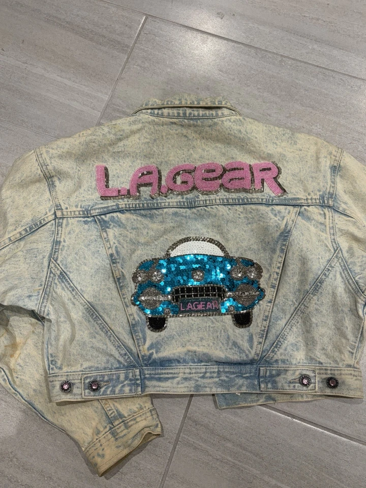 Jaqueta jeans vintage anos 80 LA Gear cropped lavagem ácida azul frisada tamanho grande - Imagem 2 de 4