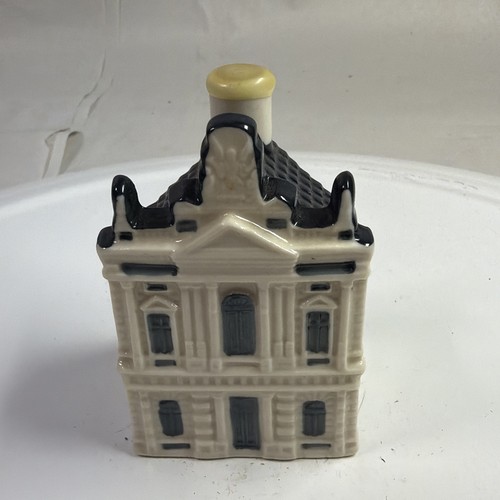 KLM Bols Blue Delft House #86 Empty Bottle