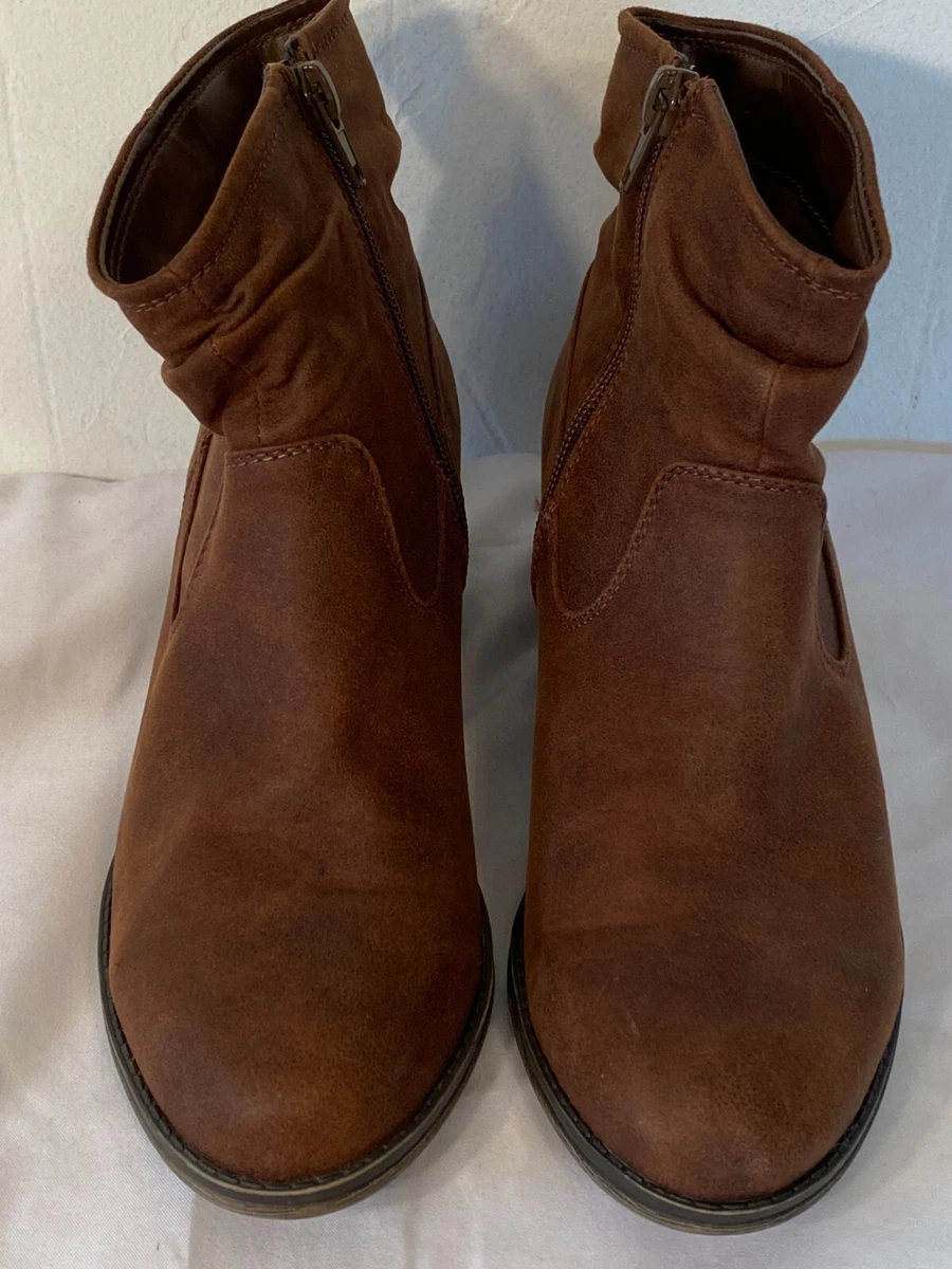 Whitemt boots top