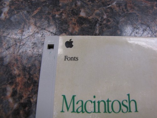 Vintage Macintosh Software - Install 2 and Fonts Version 7.1 3.5" Disks - MD10 - Photo 2/5