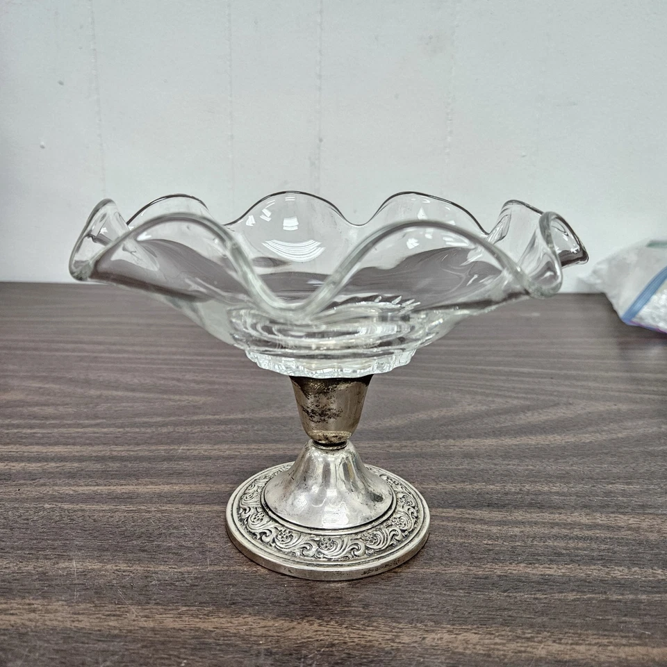 Plato de caramelo de compota de vidrio con volantes y plata esterlina Alvin de colección Foto 2 de 4