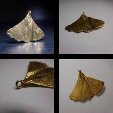 N24.301 Metall Vergoldet Gelb Anhänger Blatt Blütenblatt Flügel Falter Bijou Art