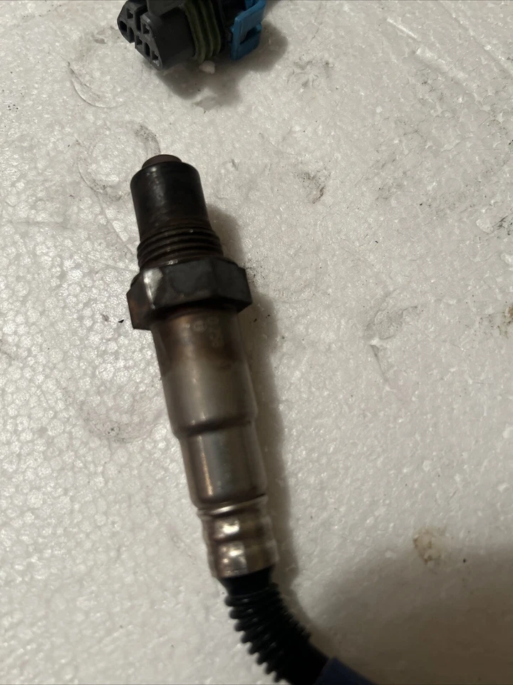 Cadillac CTS 2010 aguas abajo O2 oxígeno lambda relación combustible sensor de aire OEM Foto 4 de 4