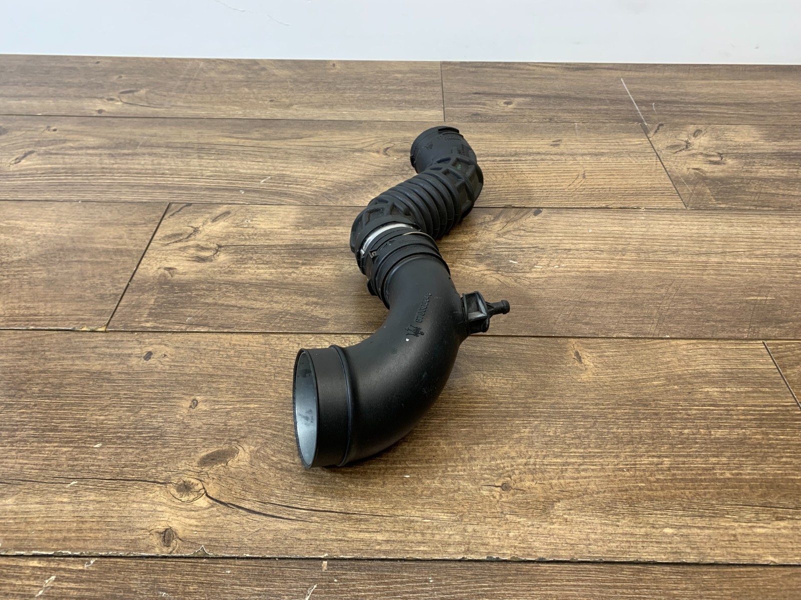2014-2019 Maserati Ghibli Engine Air Intake Tube Hose Pipe Left Side OEM