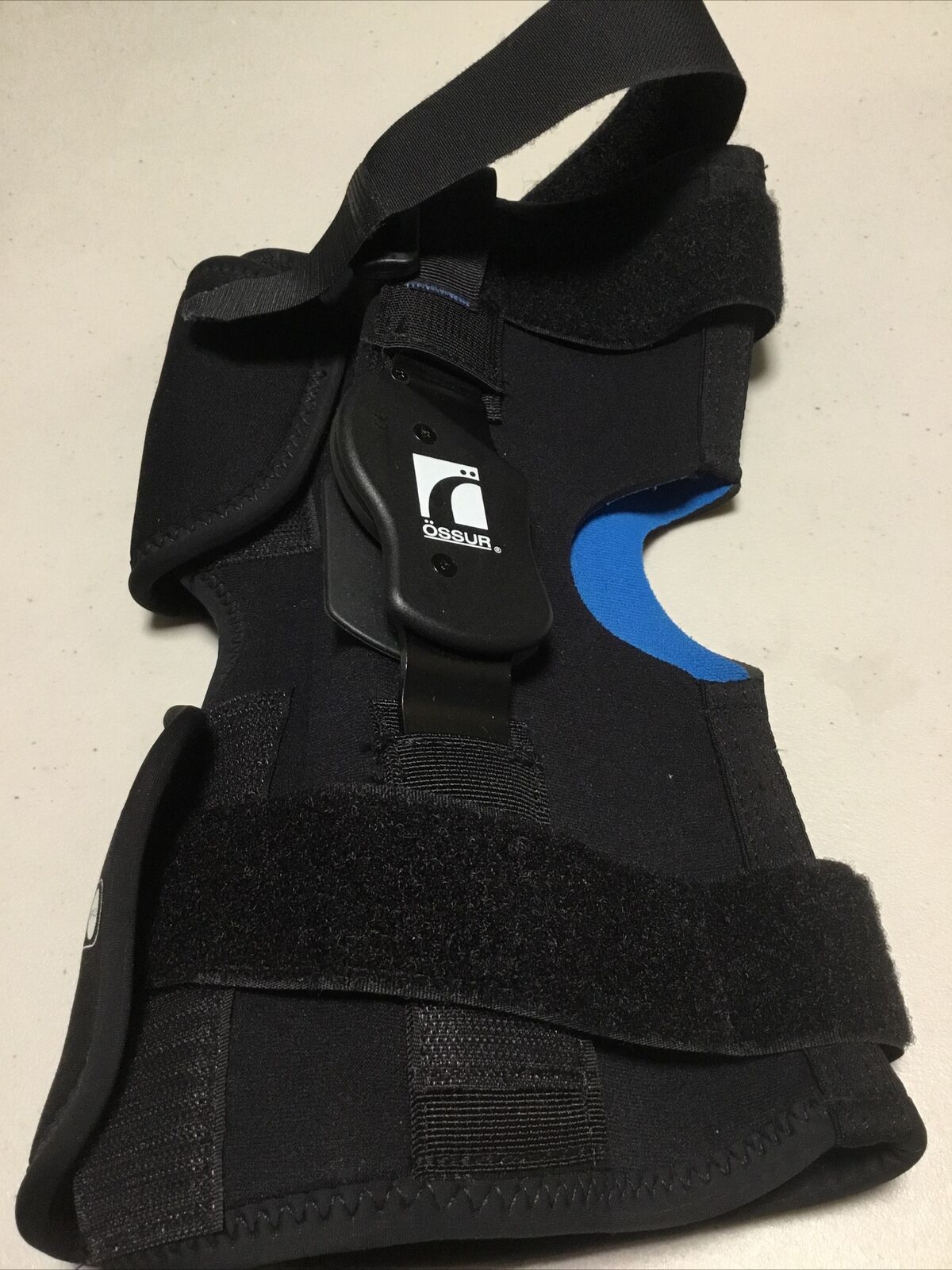Ossur Form Fit Knee Wrap Brace preowned