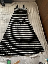 FOREVER 21 Large Striped Blck & White Long Dress CUTE