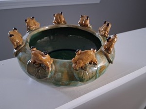 Very Rare Majolic ceramic frog bowl