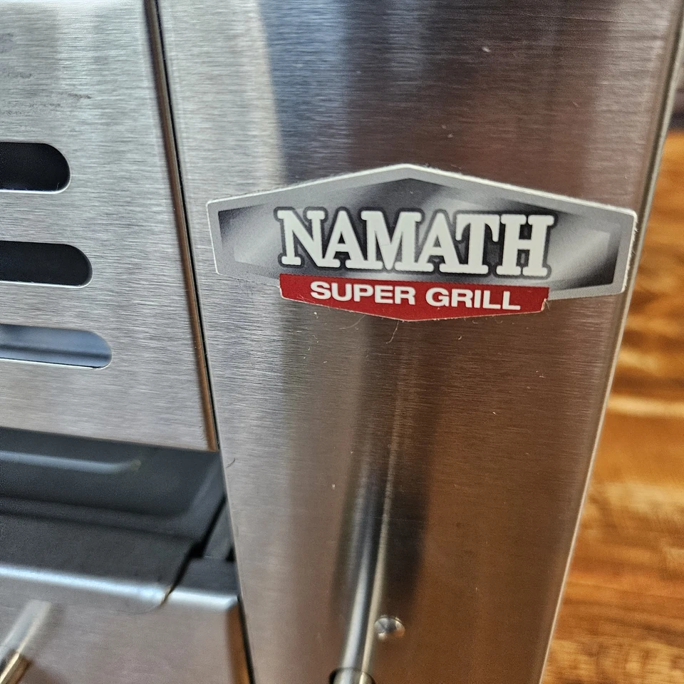 Cocina rápida eléctrica Joe Namath Super Grill | A5649 | Plancha de puerta trasera de fútbol Foto 2 de 4