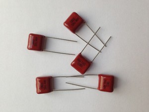 Конденсатор 334j 400v