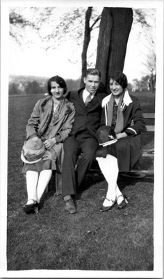 Harrisburg PA Man Hot Flapper Women Cloche Hat Reservoir Park 1927 Vintage Photo