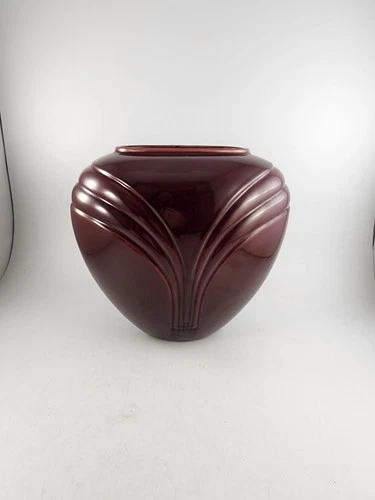 Haeger Maroon Ceramic 9.5”x10” Vase Art Deco Design 4866 1985 Beautiful